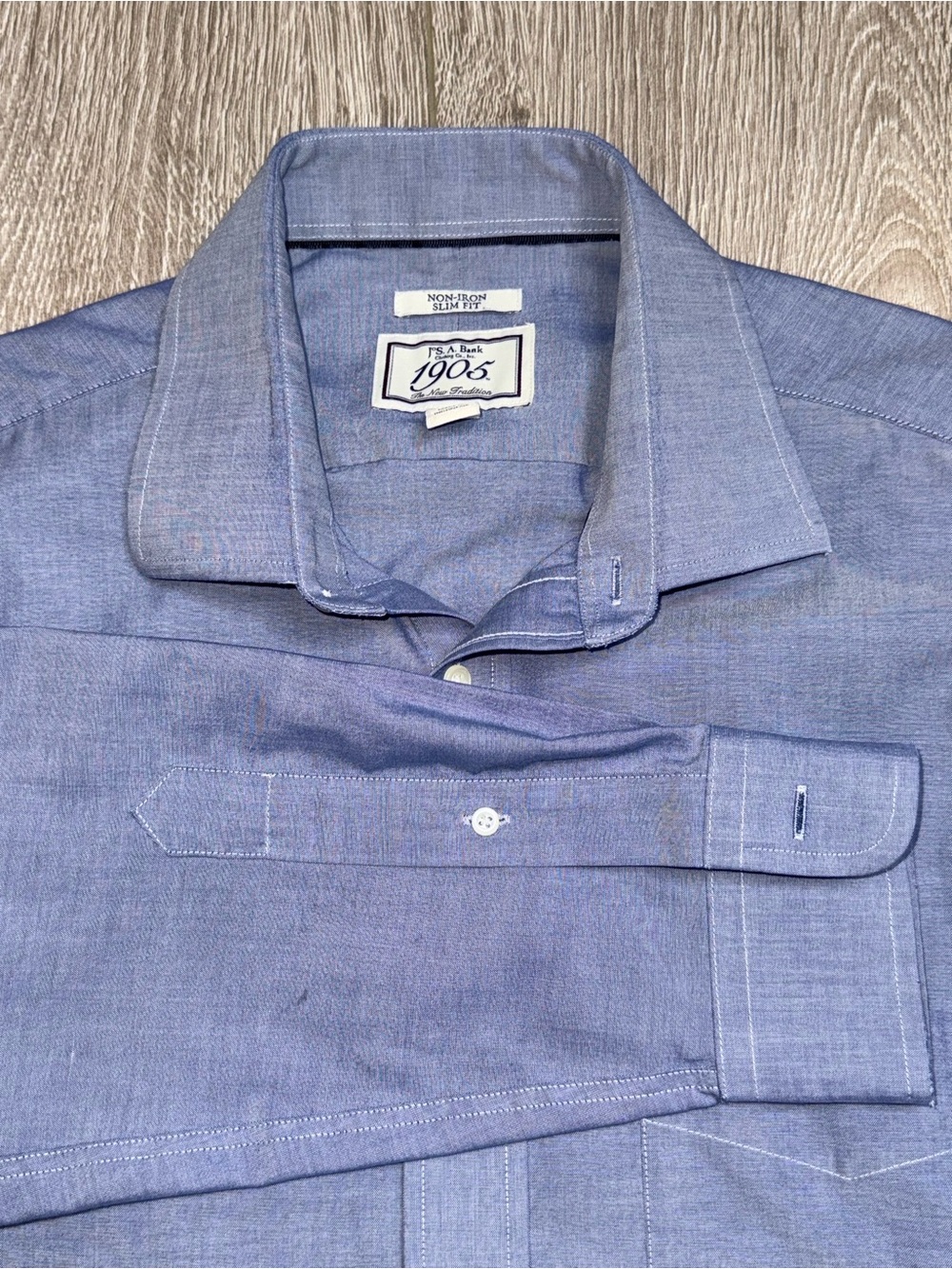 Jos. A. Bank Men's Light Blue Dress Shirt 100% Cotton Preppy Minimalist Comfort